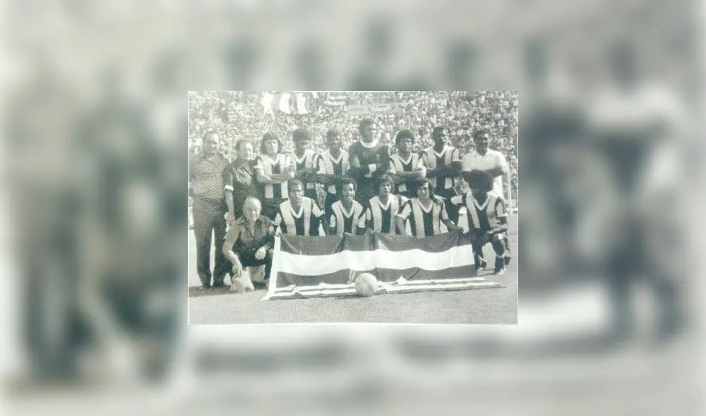En 1975, Alianza Lima jugó una 'final' ante Alfonso Ugarte, de Puno, de la que logró salir victorioso. Foto: Historial Blanquiazul. En 1975, Alianza Lima jugó una 'final' ante Alfonso Ugarte, de Puno, de la que logró salir victorioso. Foto: Historial Blanquiazul.