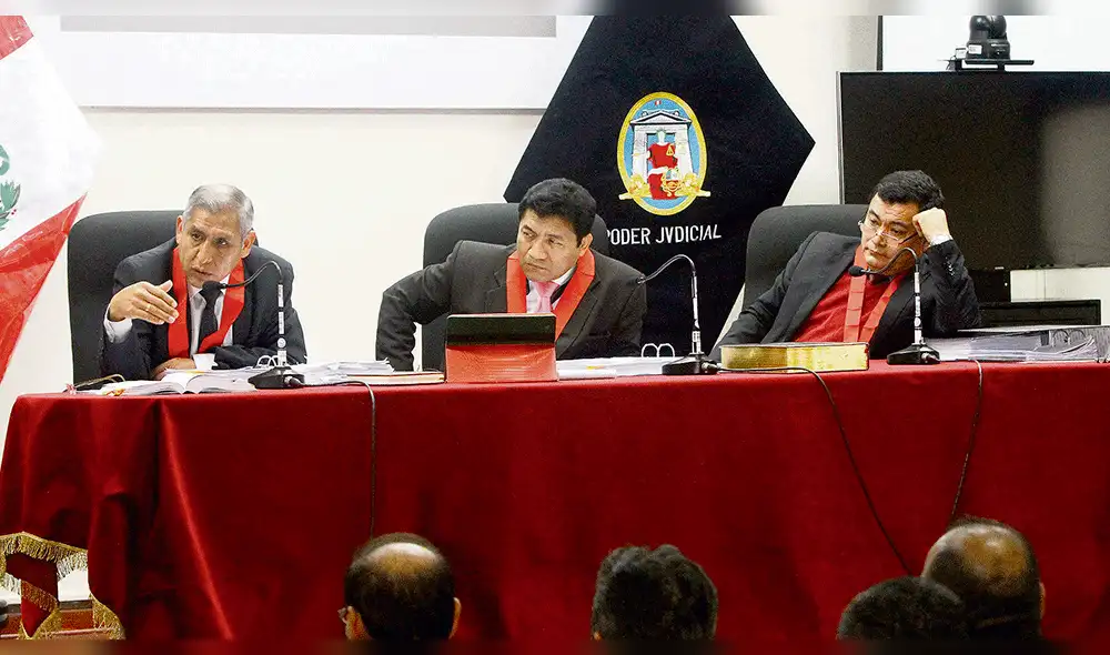 Inicia el juicio oral contra 35 marinos por el caso El Frontón Inicia el juicio oral contra 35 marinos por el caso El Frontón