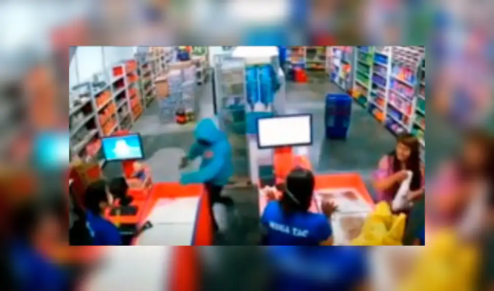 Vecinos del centro poblado San Jacinto se mostraron indignados ante lo ocurrido. Foto: Captura/Latina.