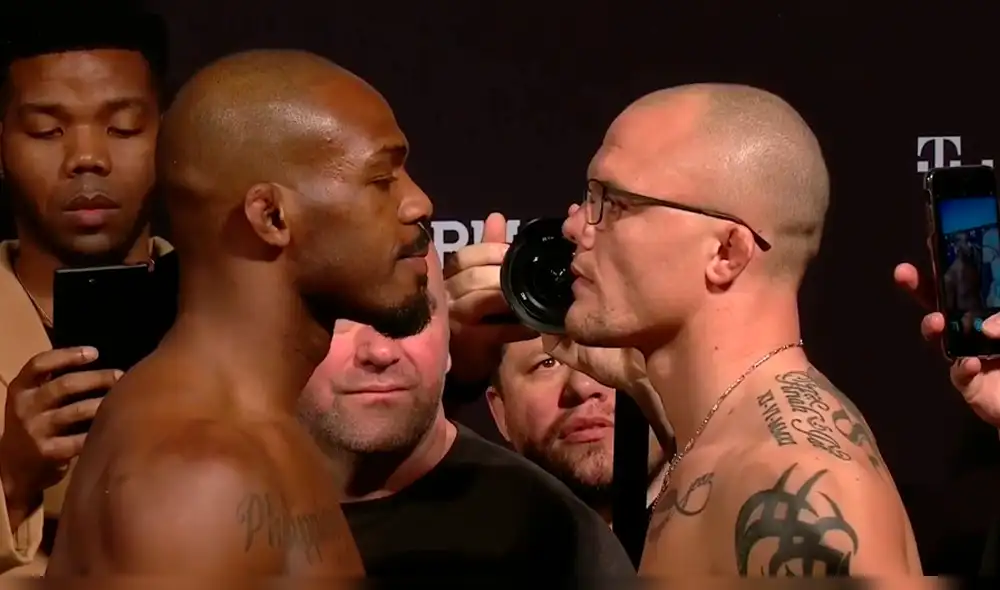 UFC 235 Jones vs Smith: Revive los intensos careos del pesaje oficial [VIDEO]