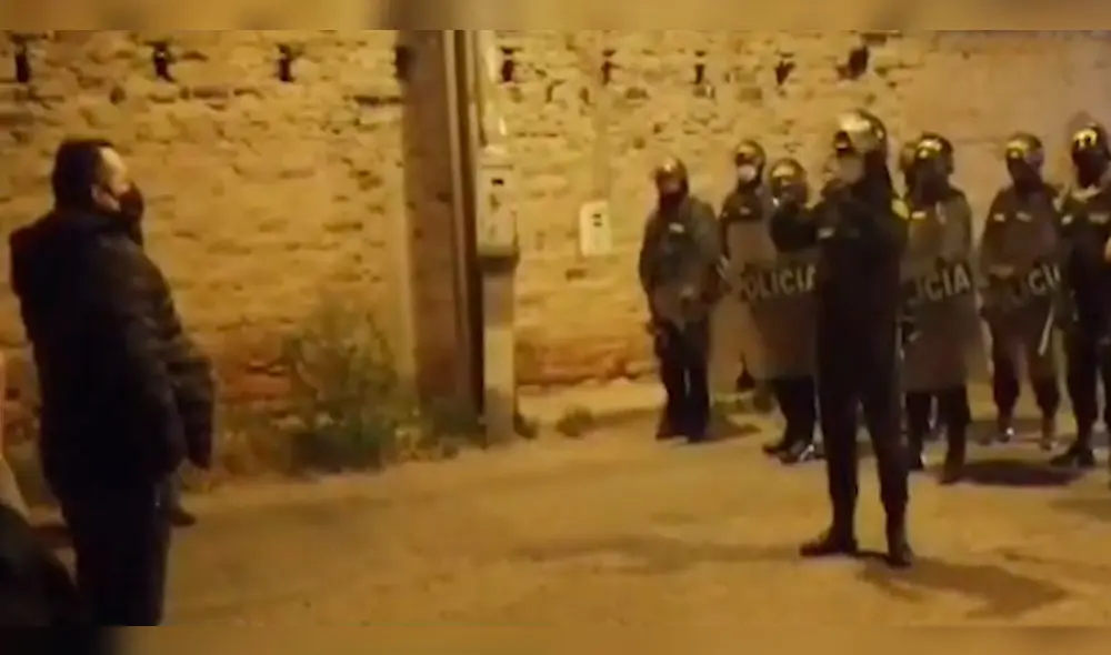 Vecinos exigen que se utilice otra via para traslado de pacientes hasta recinto. Vecinos exigen que se utilice otra via para traslado de pacientes hasta recinto.