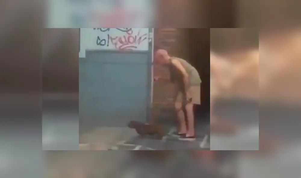 Vía Facebook. Niños captaron al anciano caminando junto a su perro por una calle y las emotivas imágenes han conmovido a cientos de internautas