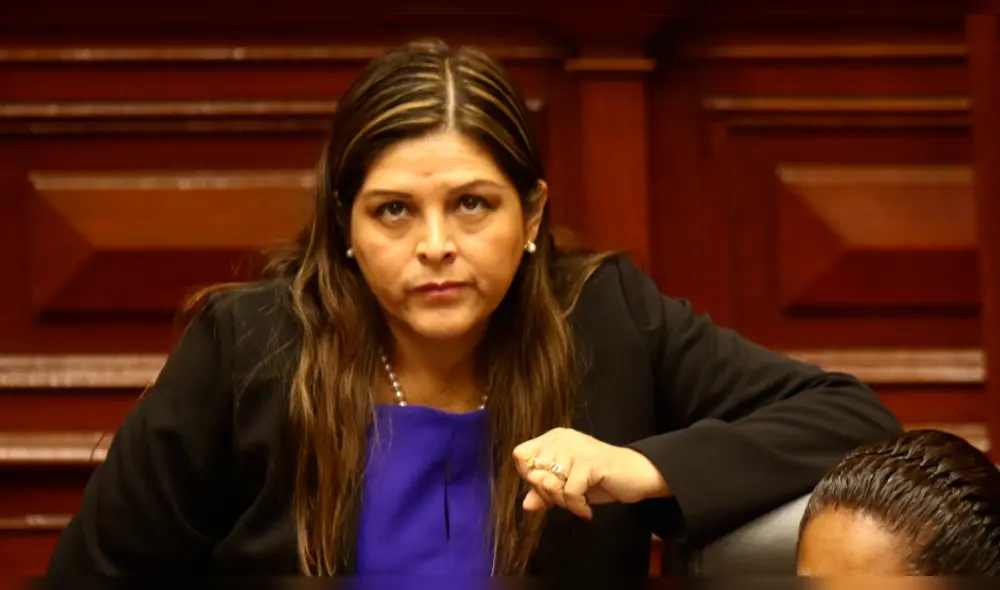 Karina Beteta: Hermana de la fujimorista contrató con el Estado por más de 50 mil soles Karina Beteta: Hermana de la fujimorista contrató con el Estado por más de 50 mil soles