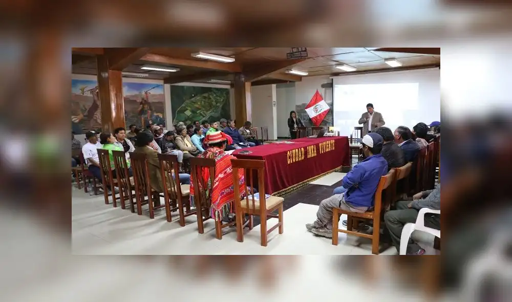 Pobladores se reunieron con autoridades para hacer llegar sus quejas