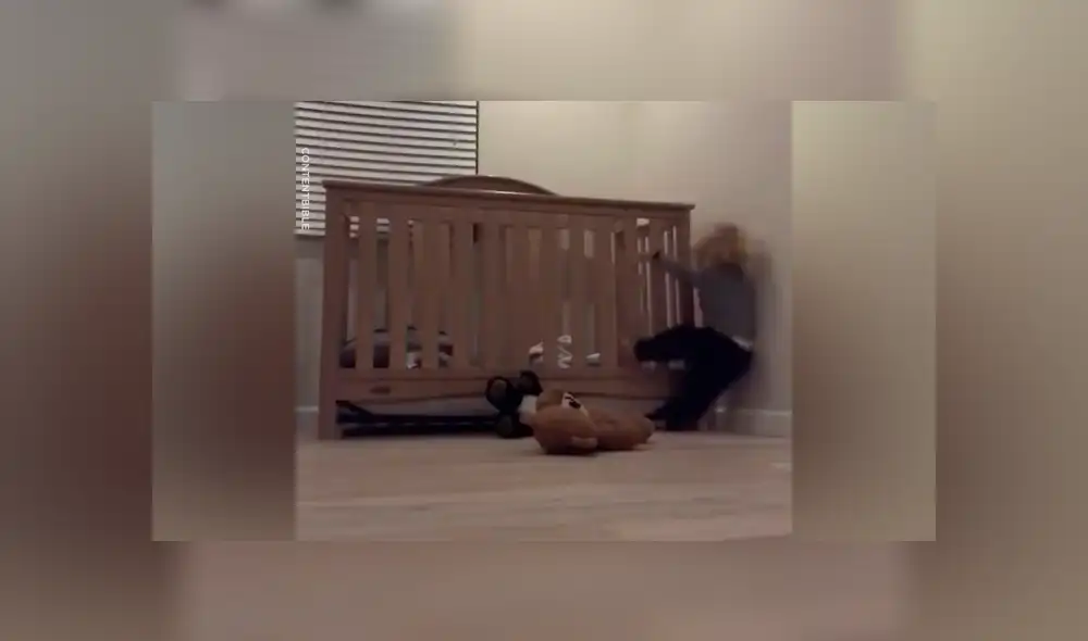 Padre coloca cámara en cuarto de su bebé y lo descubre en peligrosa hazaña [VIDEO] 