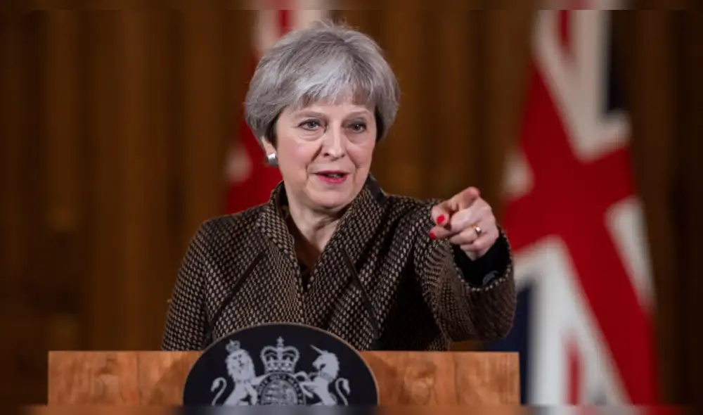 Theresa May exige respeto a la Unión Europea y aclara que continuará con el Brexit