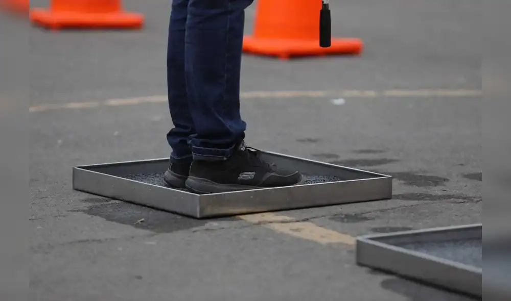 Muñoz presentó instalaciones donde reubicarán a comerciantes ambulantes. Foto: Jorge Cerdán / La República.