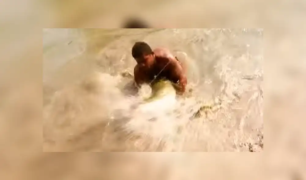 YouTube viral: monstruosa criatura atrapada en río aterra a pescadores [VIDEO]