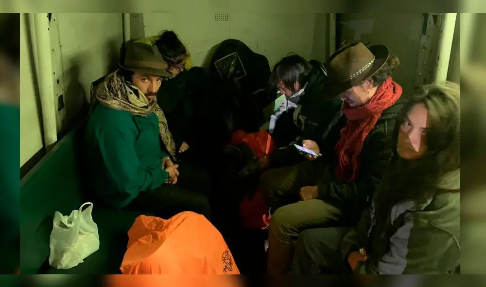 Extranjeros Extranjeros