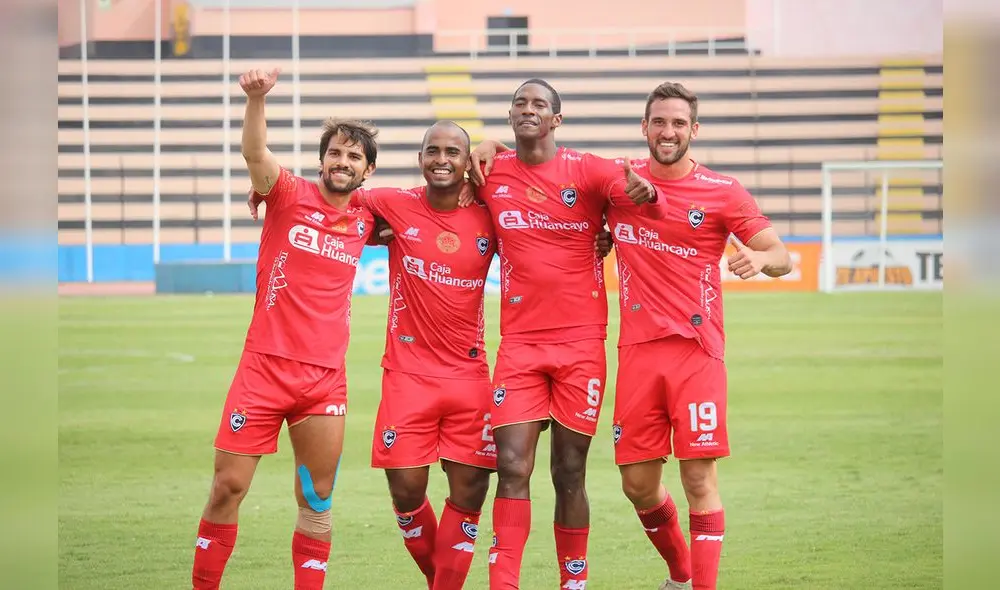 Festejo de los jugadores de Cienciano tras el segundo gol (Foto: LIga 1)