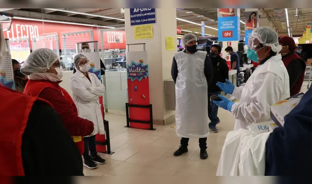 Supermercado habría desacatando protocolo pese a tener un trabajador infectado.