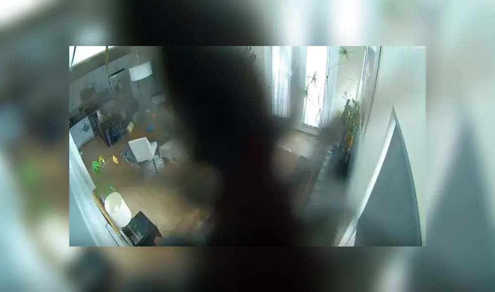 Desliza hacia la izquierda para descubrir al extraño ser que invadió la casa de una señora. El video es viral en YouTube.