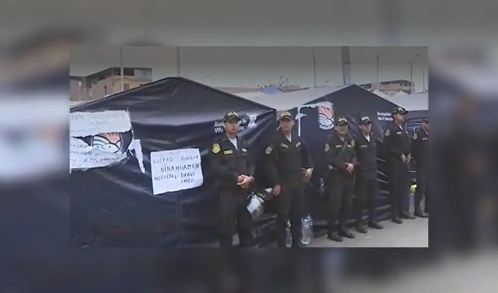 Decenas de ciudadanos continúan llevando donativos y desayunos a los damnificados. Decenas de ciudadanos continúan llevando donativos y desayunos a los damnificados.