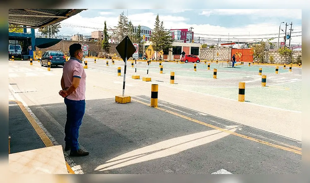 En la gerencia. Ayer nuevamente Delgado acudió a la GRTC En la gerencia. Ayer nuevamente Delgado acudió a la GRTC