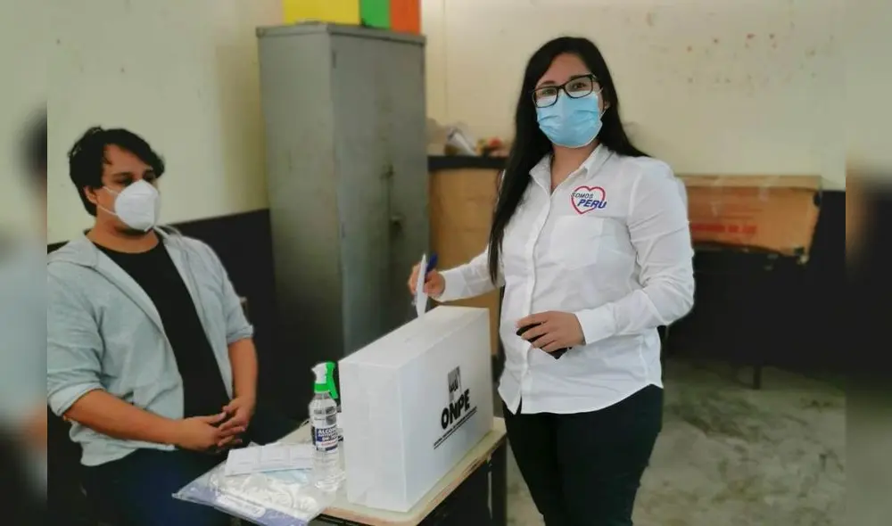 En Trujillo el locla de votación fue el colegio Gustavo Ries. Foto: Prensa Somos Perú En Trujillo el locla de votación fue el colegio Gustavo Ries. Foto: Prensa Somos Perú