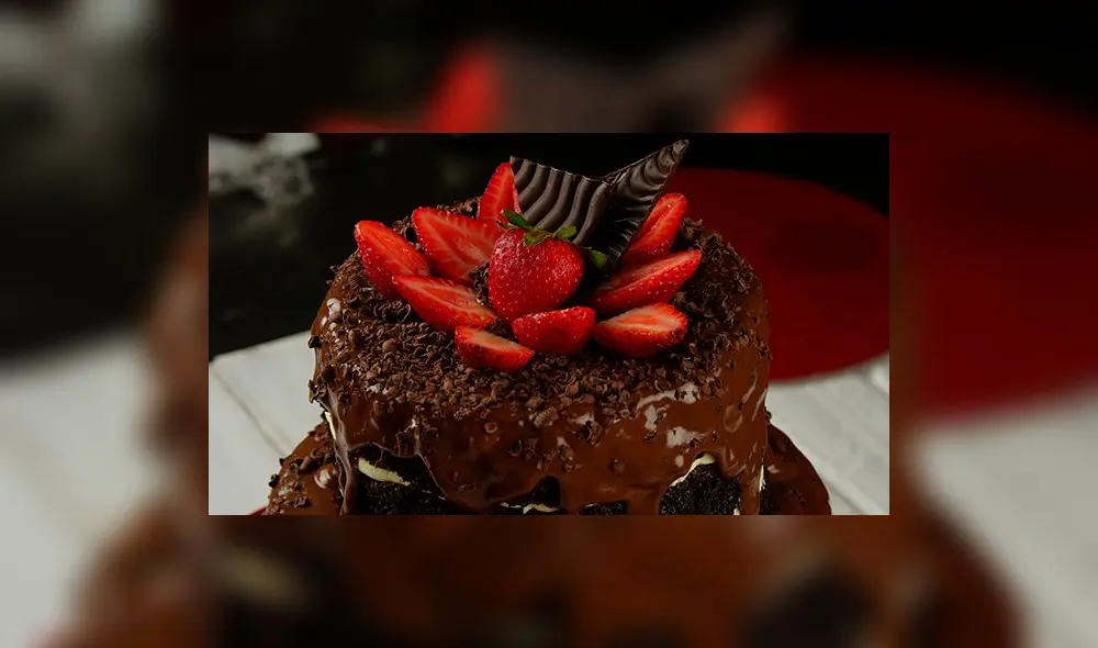 Torta húmeda de chocolate [Receta y Video]