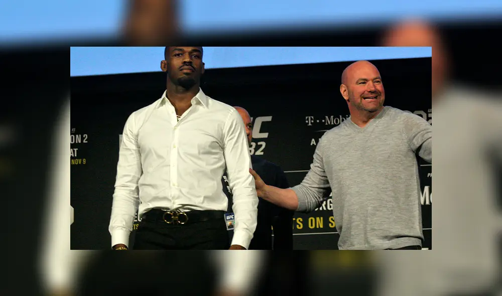 El campeón de los pesos semipesados junto a Dana White. Créditos: MMA Junkie El campeón de los pesos semipesados junto a Dana White. Créditos: MMA Junkie