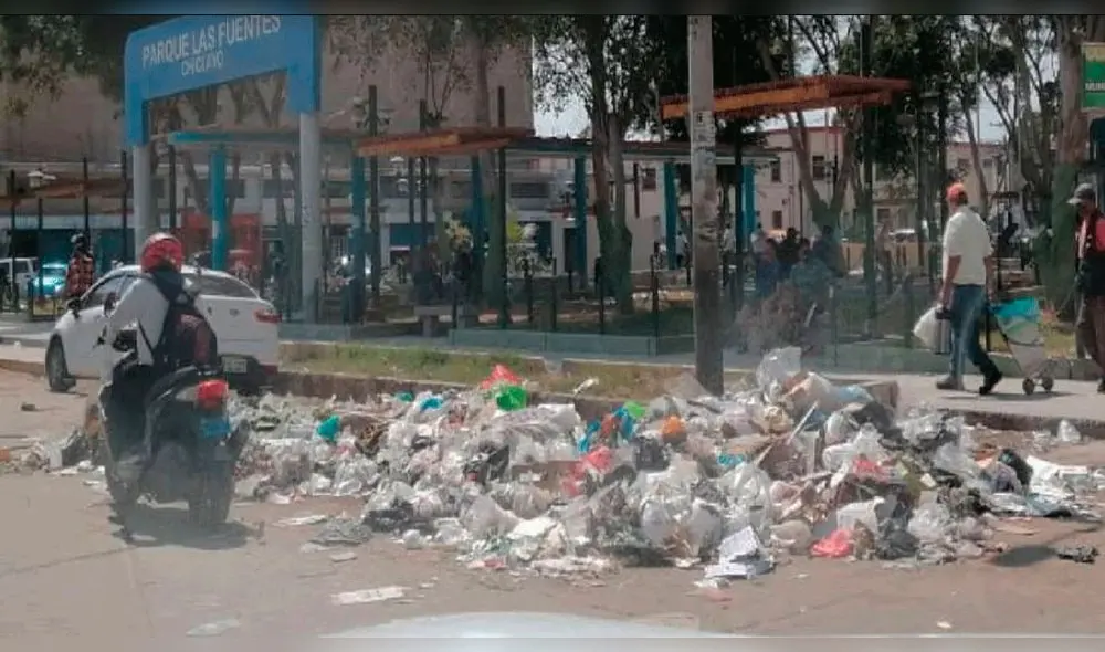Los comerciantes ambulantes no solo generan desorden en el Modelo, también lo contaminan al dejar basura. Los comerciantes ambulantes no solo generan desorden en el Modelo, también lo contaminan al dejar basura.