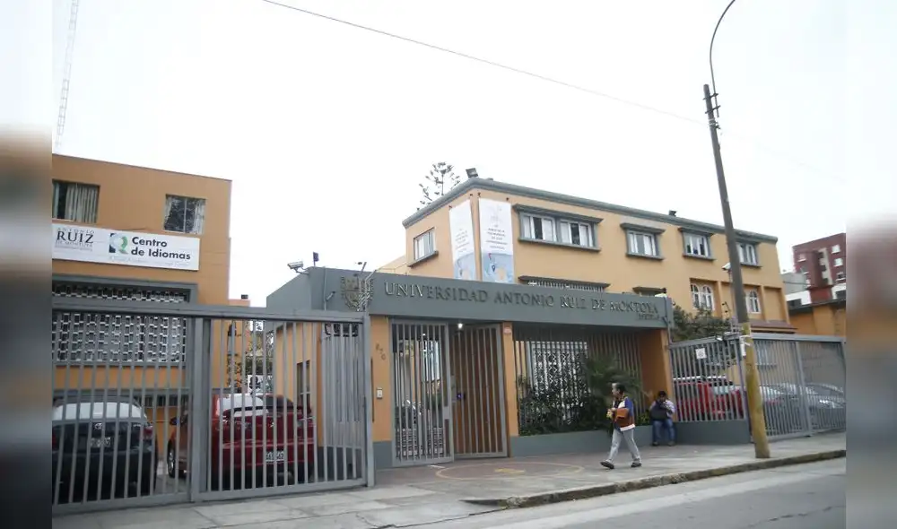 Entregan licenciamiento a Universidad Ruiz de Montoya 