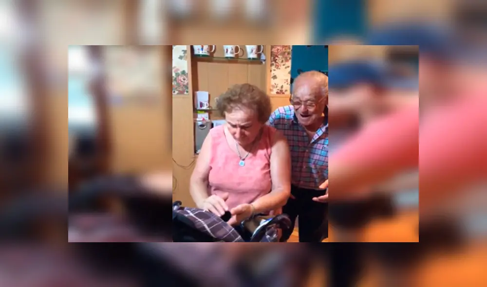 Desliza las imágenes hacia la izquierda para apreciar el regalo especial que recibió un anciano por parte de su nieto.