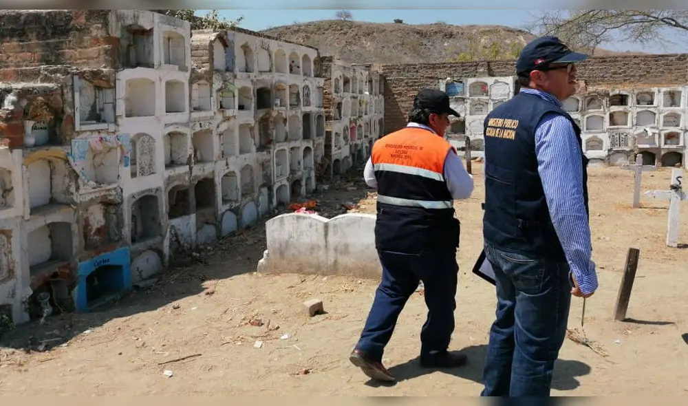 Personal de Defensa Civil y Ministerio Público inspeccionaron el cementerio.