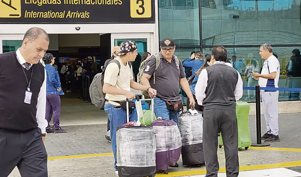 Primeros efectos. En el aeropuerto Jorge Chávez hubo algunas demoras y una cancelación. Primeros efectos. En el aeropuerto Jorge Chávez hubo algunas demoras y una cancelación.