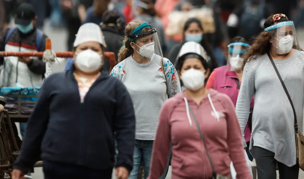 El uso de la mascarilla sigue siendo obligatorio y es ratificado en último D.S.  Foto: Antonio Melgarejo / La República