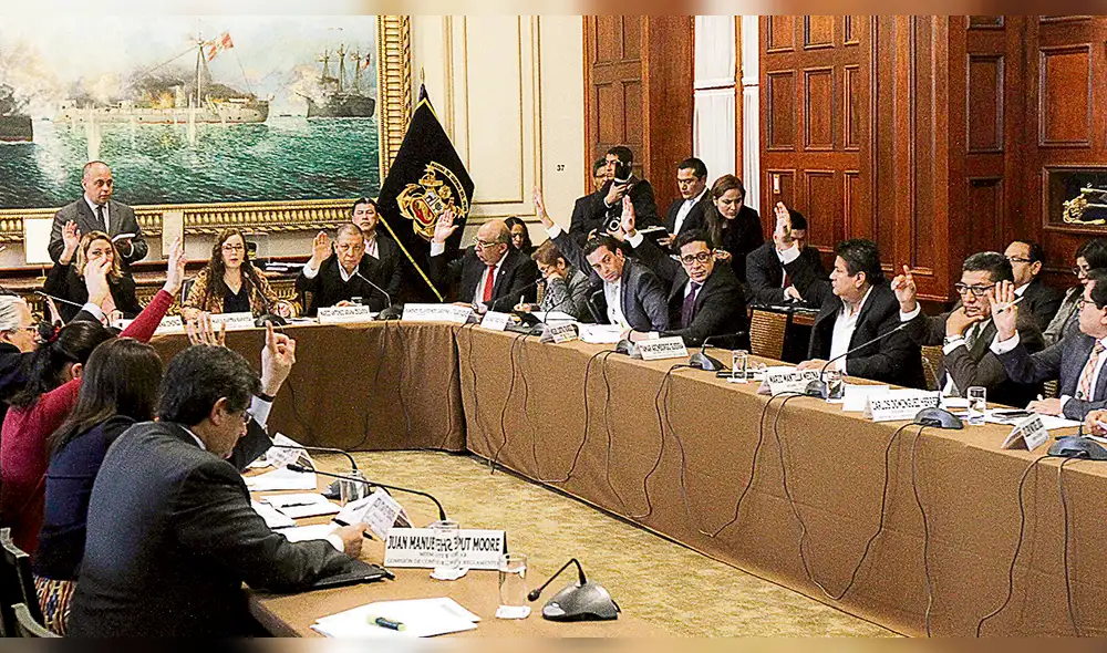 Por presión, la Comisión de Constitución aprueba dictamen sobre CNM Por presión, la Comisión de Constitución aprueba dictamen sobre CNM