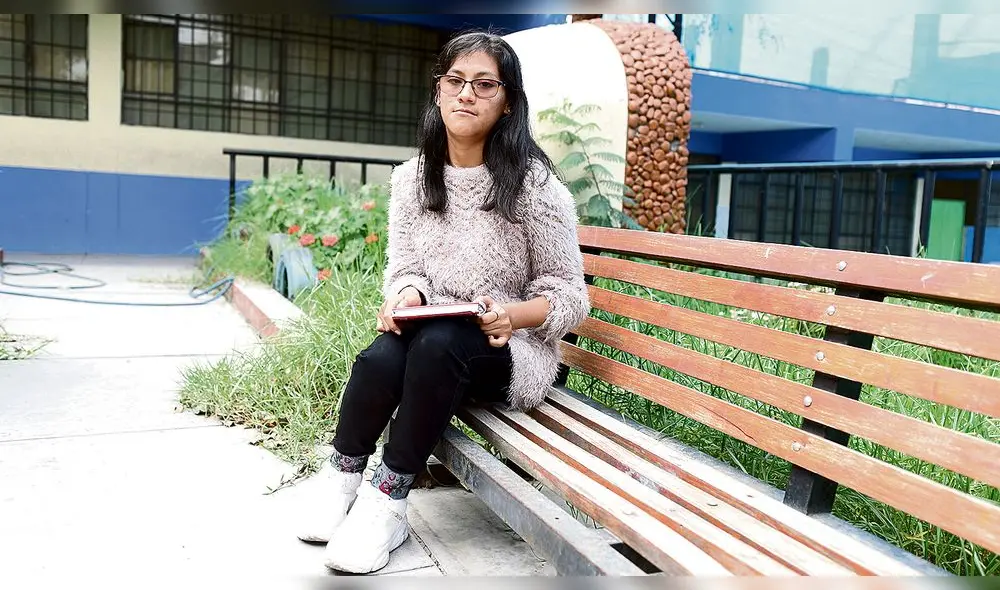 sueños. Anyeli Carcausto Sullo de 18 años tiene grandes aspiraciones. Planea tener su estudio contable.