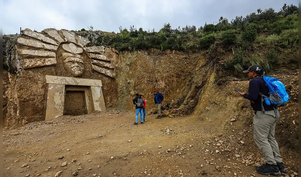 El lugar fue elegido por el escultor Michael Monteagudo Mejía, quien dio rienda suelta a su creatividad.