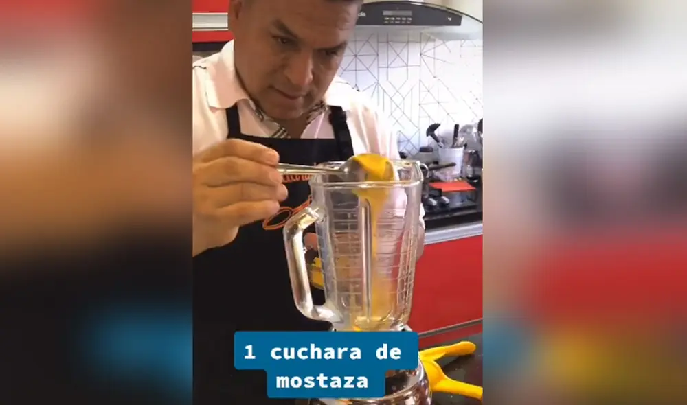 El hombre mostró, paso a paso, cómo hacer esta famosa crema que se acompaña con pollo a la brasa. Foto: TikTok