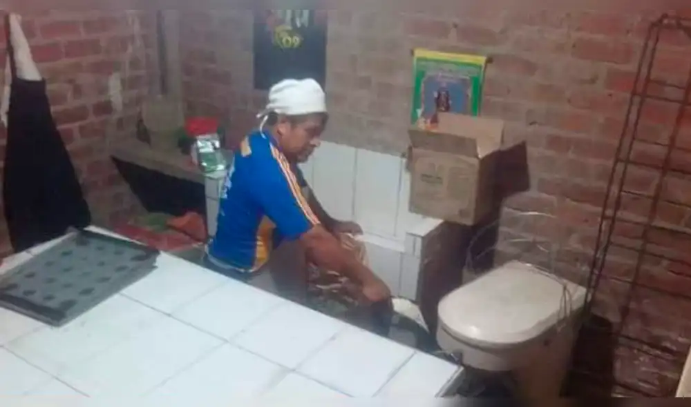 Panadero regaló pan a clientes Panadero regaló pan a clientes