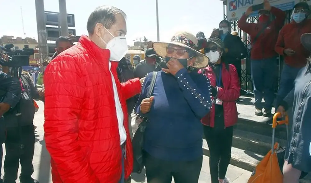 Presidente del Consejo de Ministros, Walter Martos, apeló al diálogo a su paso por Puno.