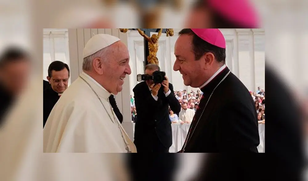 Papa Francisco junto al cura Gustavo Zanchetta, acusado de abuso sexual. Foto: Difusión