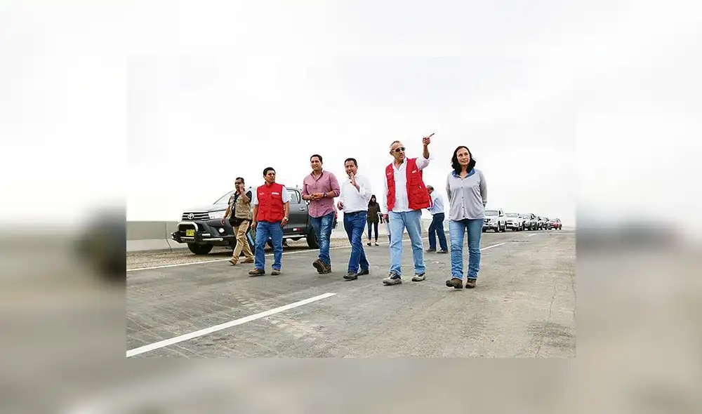 Ministro y gobernador inspeccionaron avances  de la Autopista del Sol