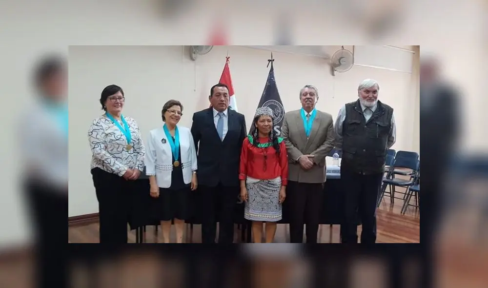 Jovita Vázquez es una docente e integrante de la etnia Shipibo Conibo en Ucayali. Jovita Vázquez es una docente e integrante de la etnia Shipibo Conibo en Ucayali.