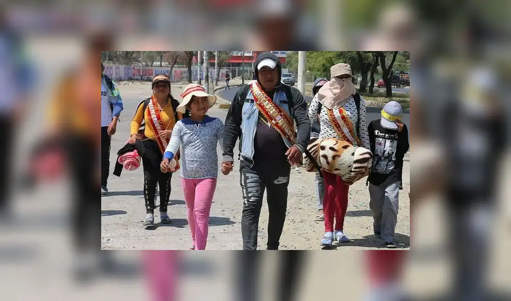 Cientos de peregrinos van al encuentro de 'La Mechita'. Cientos de peregrinos van al encuentro de 'La Mechita'.