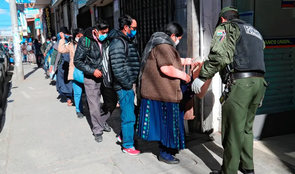 El subsidio del gobierno consta de un pago de 1.000 bolivianos y ya está reglamentado. Foto: EFE