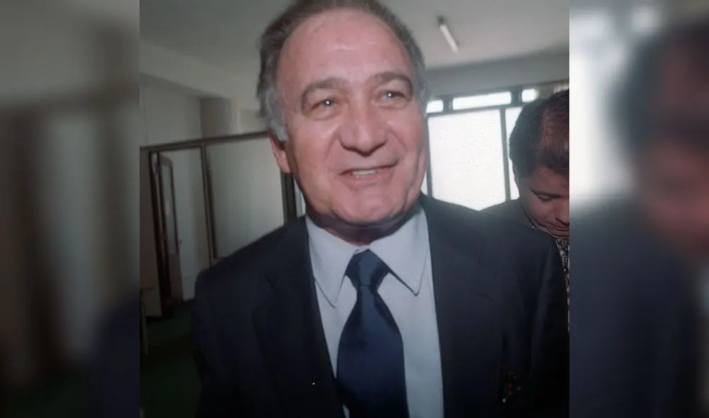 Manuel Delgado hizo posible el periodismo en la radiofonía, siguiendo la huella
de su padre. Manuel Delgado hizo posible el periodismo en la radiofonía, siguiendo la huella
de su padre.