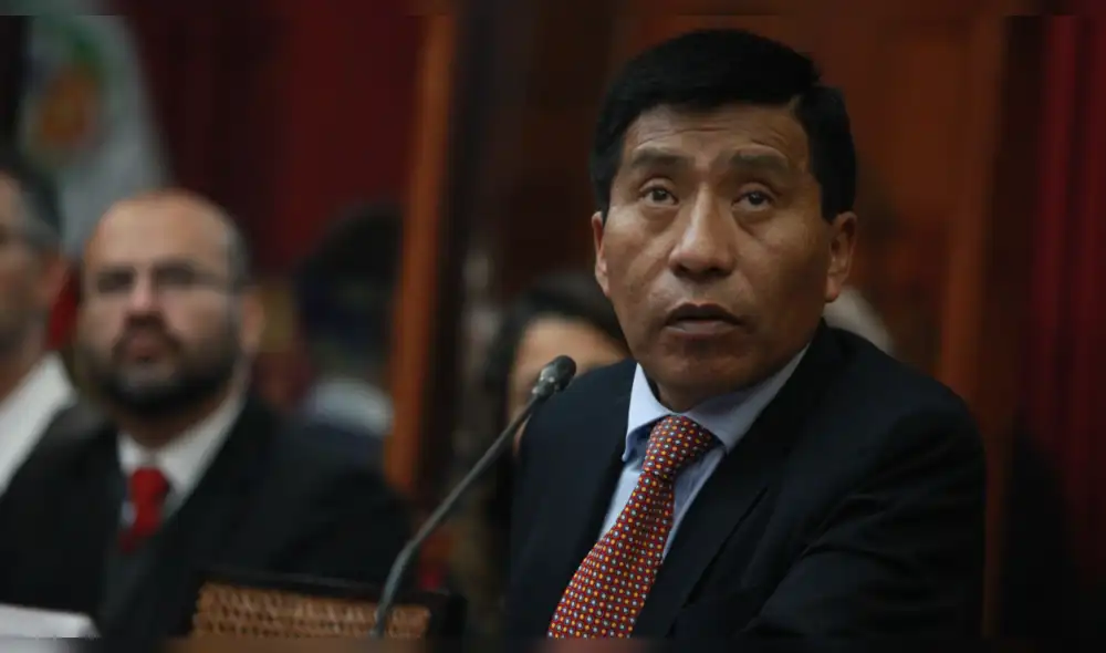 Tubino rechaza una posible acusación constitucional contra Moisés Mamani Tubino rechaza una posible acusación constitucional contra Moisés Mamani