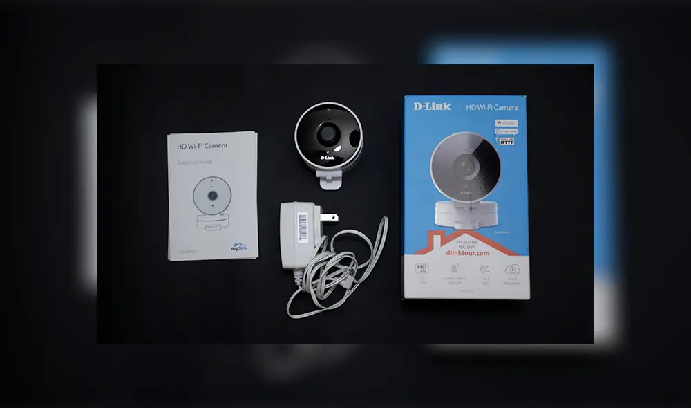 Todo lo que incluye el kit de la cámara Mydlink HD Wi-Fi.| Foto: Carol Larrain