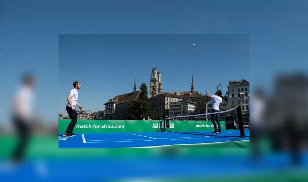 Sobre una cancha flotante, el inusual “entrenamiento” de Federer y Murray [FOTOS]
