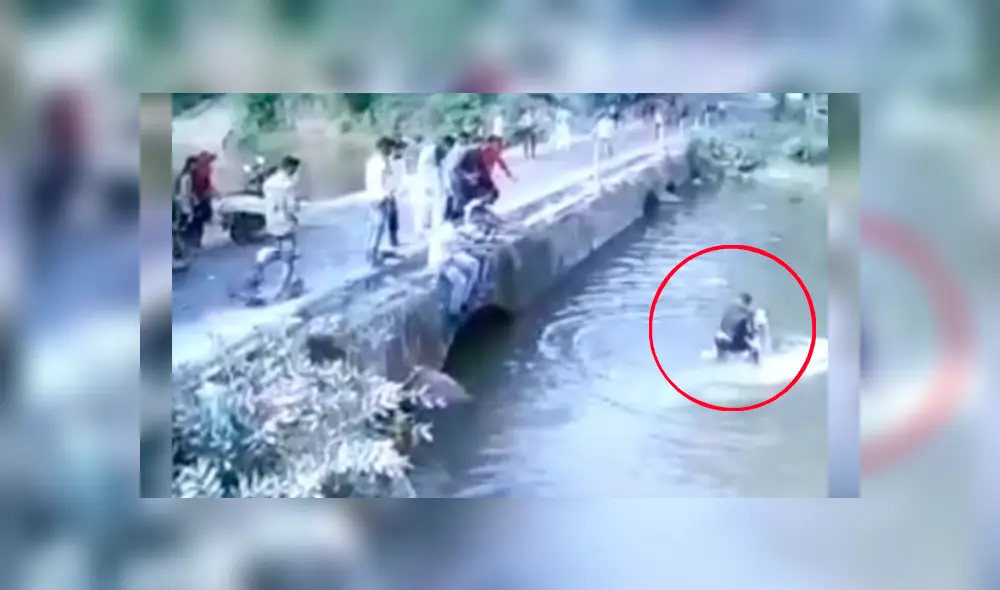 Video es viral en YouTube. Papá hizo lo posible por evitar que su hijo muera ahogado, pero su desesperación le jugó una mala pasada