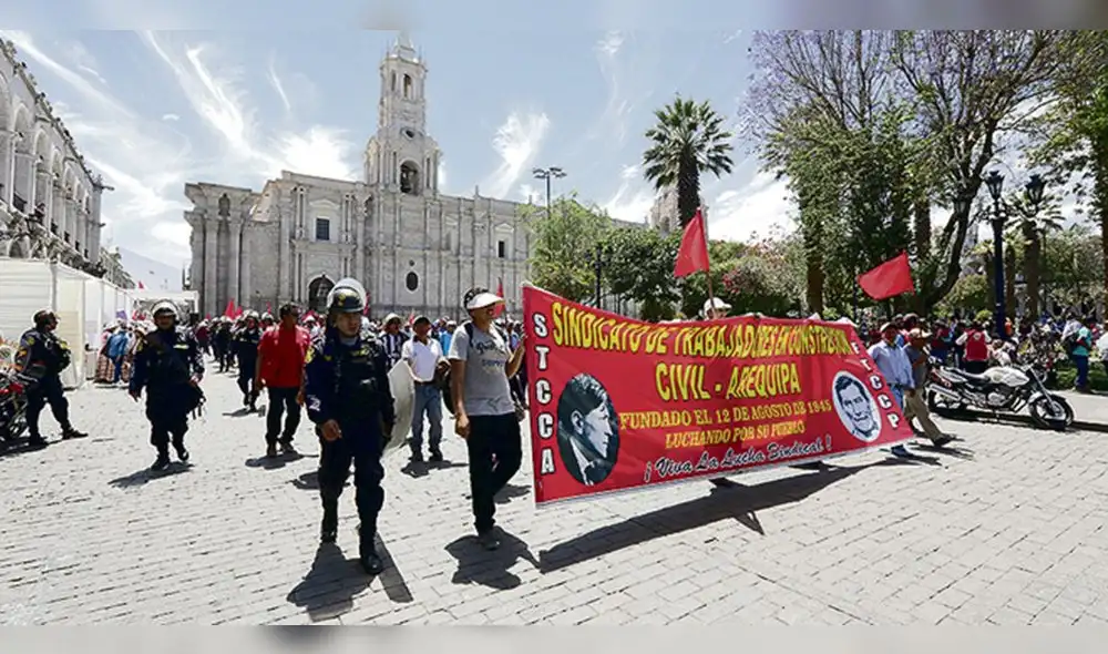 Gremios de Arequipa preparan marcha para exigir nuevas elecciones 