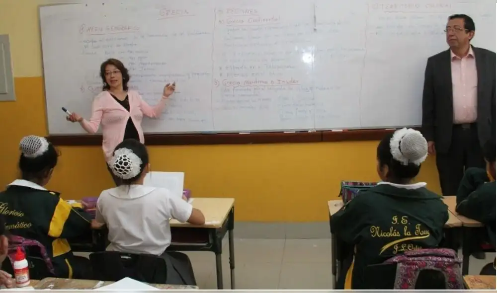 MEF entrega S/ 220,6 millones a municipalidades para mejorar y construir colegios MEF entrega S/ 220,6 millones a municipalidades para mejorar y construir colegios