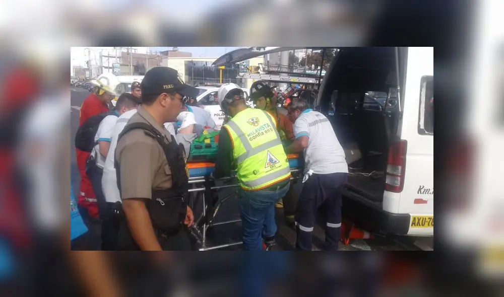 Según testigos, el causante del accidente fue el chofer del bus que se pasó la luz roja. (Foto: La República)