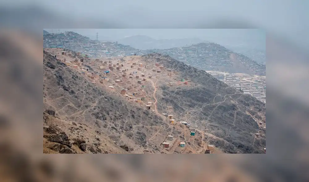 Capturan a 7 presuntos traficantes de terrenos en las Lomas de Villa María del Triunfo. Créditos: John Reyes / La República. Capturan a 7 presuntos traficantes de terrenos en las Lomas de Villa María del Triunfo. Créditos: John Reyes / La República.