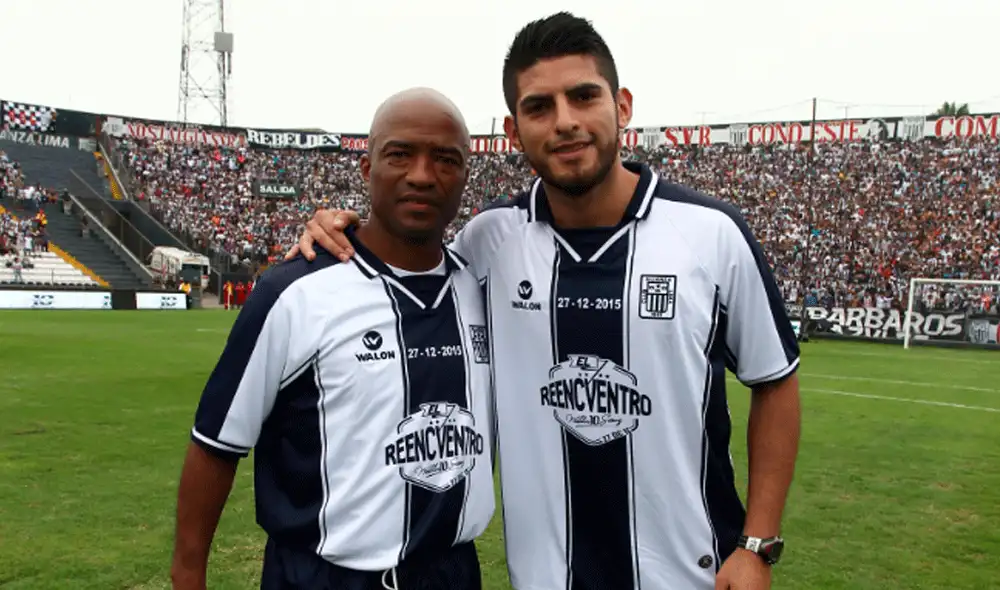 Carlos Zambrano, hincha confeso de Alianza Lima, saludó a Universitario de Deportes por sus 95 años de vida institucional. | Foto: GLR