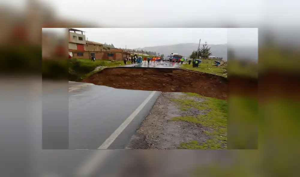 Áncash: tramo de la carretera Pativilca- Huaraz fue destruido por huaico Áncash: tramo de la carretera Pativilca- Huaraz fue destruido por huaico
