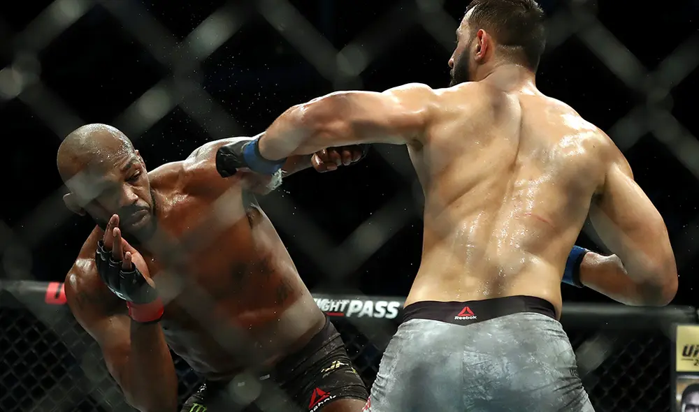 ¡Imparable! Valentina Shevchenko noqueó a Katlyn Chookagian y retuvo el cinturón de peso mosca de UFC. Jon Jones cerró la noche imponiéndose a Dominick Reyes y retuvo su título de peso mediano. ¡Imparable! Valentina Shevchenko noqueó a Katlyn Chookagian y retuvo el cinturón de peso mosca de UFC. Jon Jones cerró la noche imponiéndose a Dominick Reyes y retuvo su título de peso mediano.